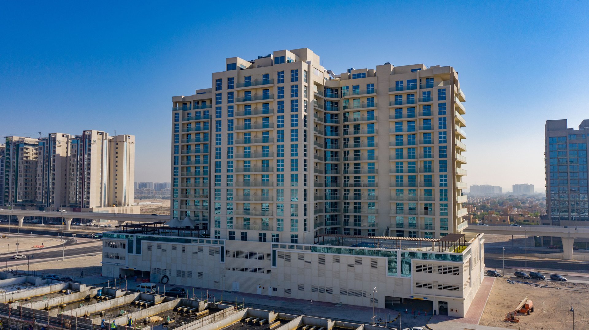Azizi Plaza